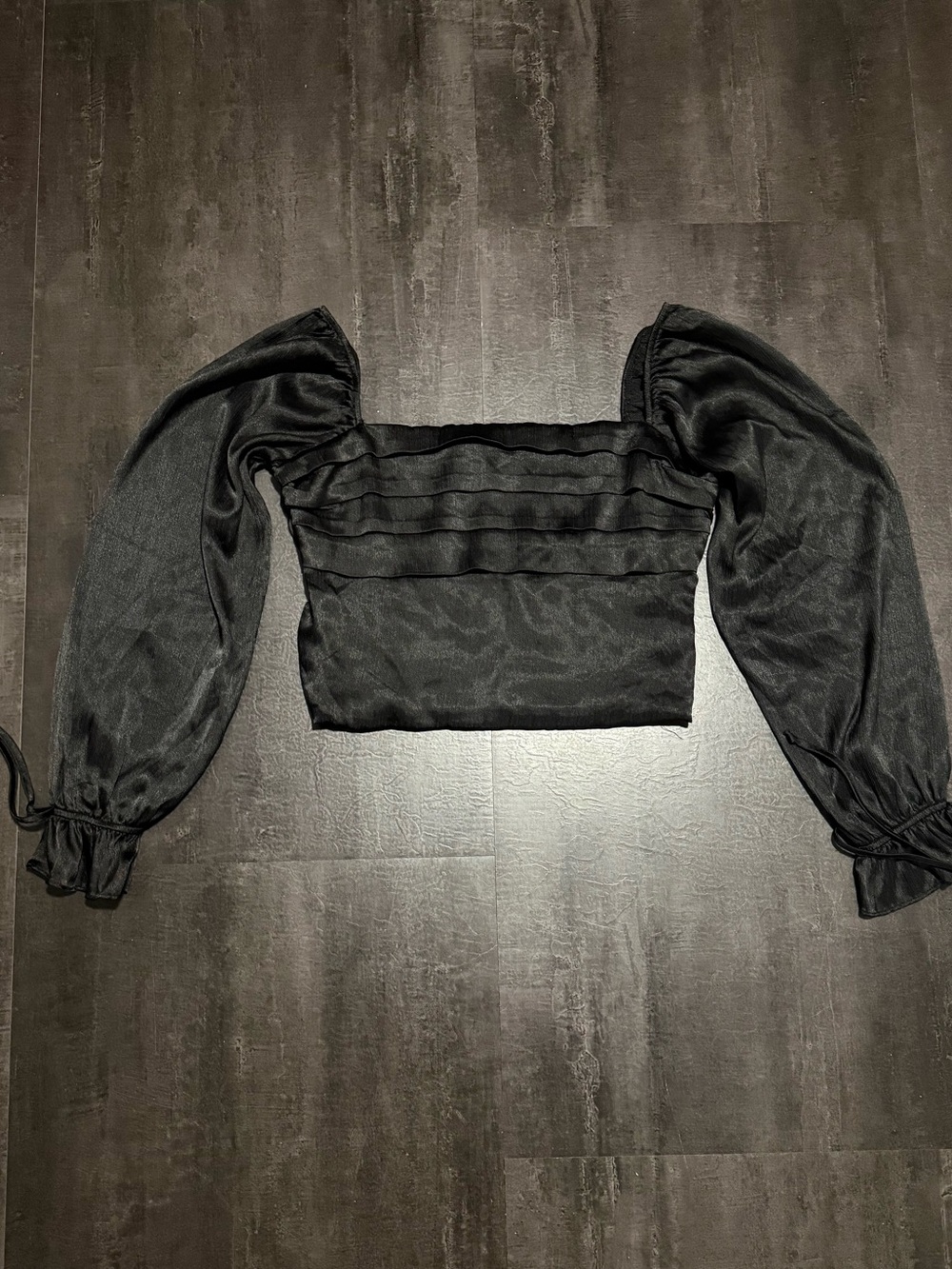 Francesca's Collections Black Puff-Sleeve Cropped Top